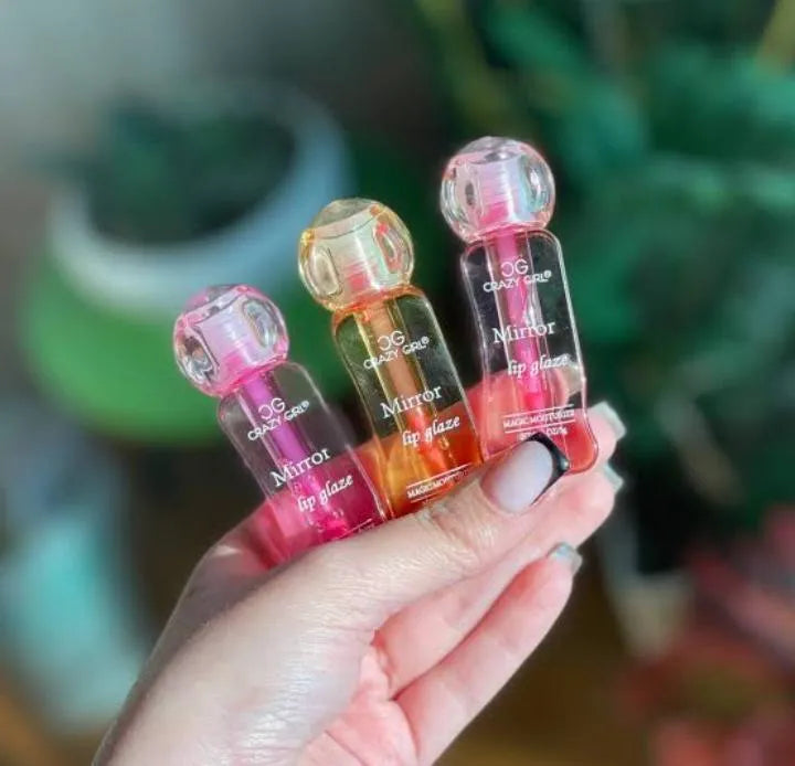 Hydrating Lip Gloss – Glossy Shine & Smooth Finish