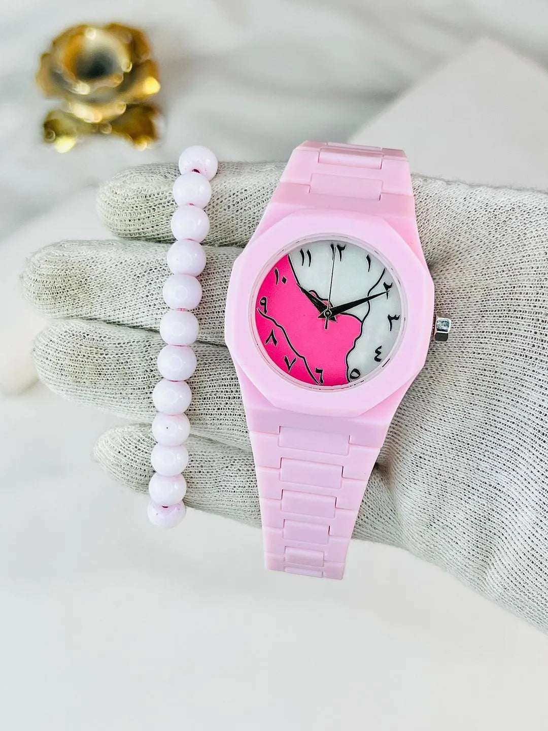 Women's Pink Fashion Watch – Lightweight & Stylish Design